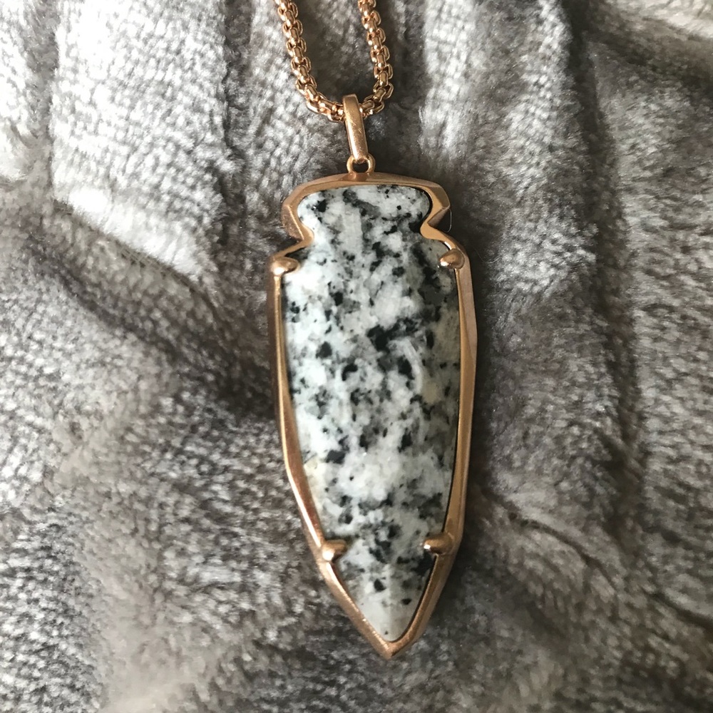 NWT Kendra Scott Kimmy Necklace in Rose Gold